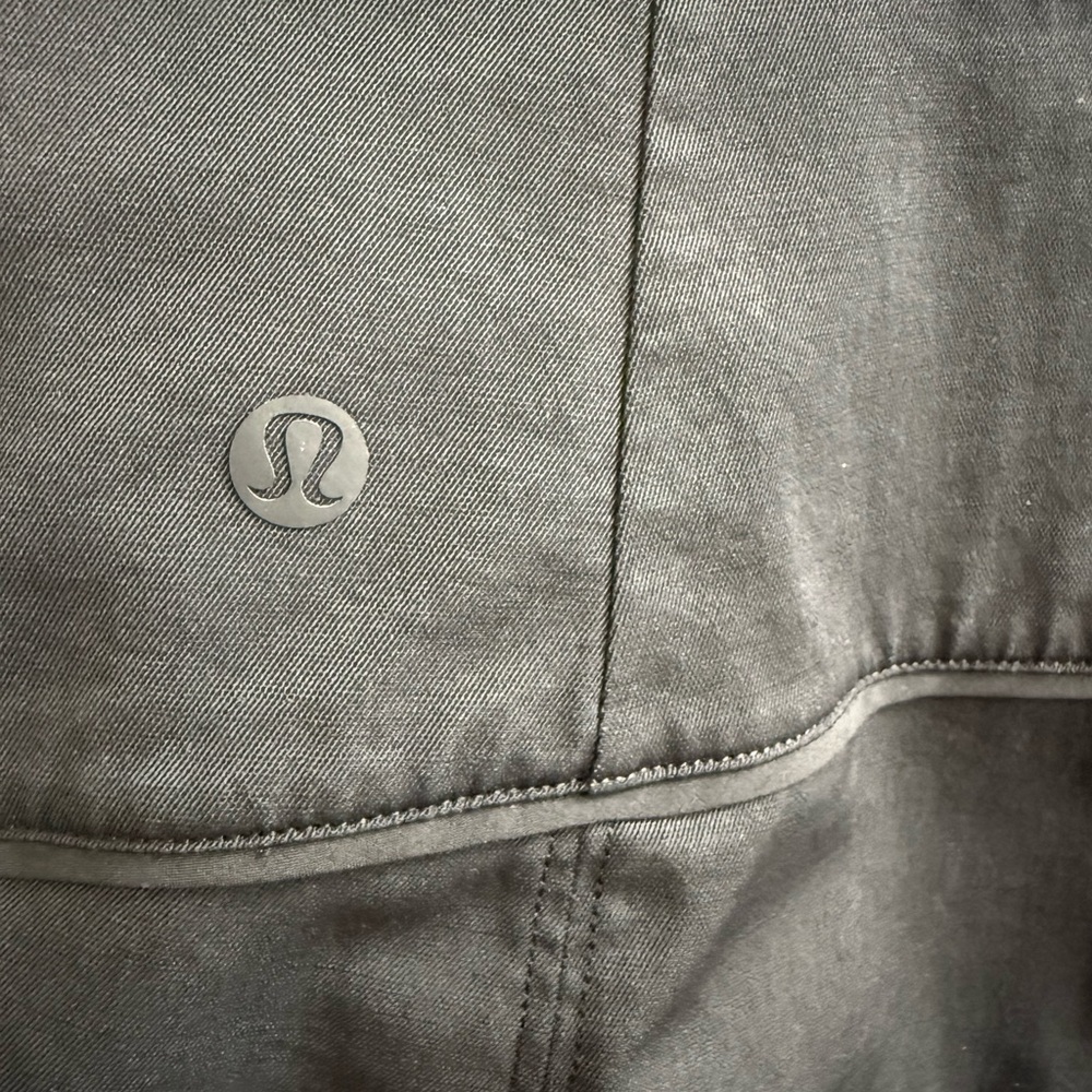 Lululemon In Power Mid Rise Black Bermuda Shorts Size 4 - Picture 3 of 6